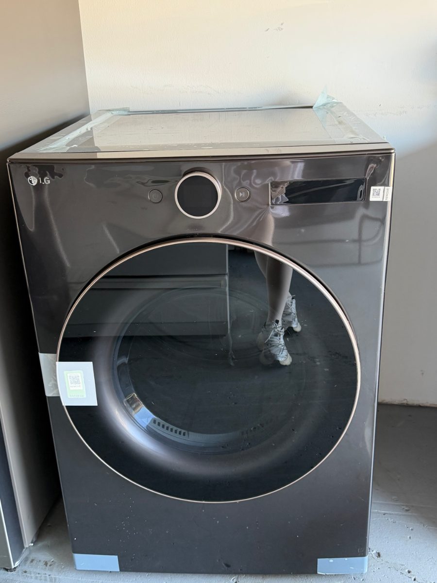 LG LG 7.8 cu.ft 6-Motion DirectDrive Dryer with Heat Pump (Open Box) DLHC6702B - View 2