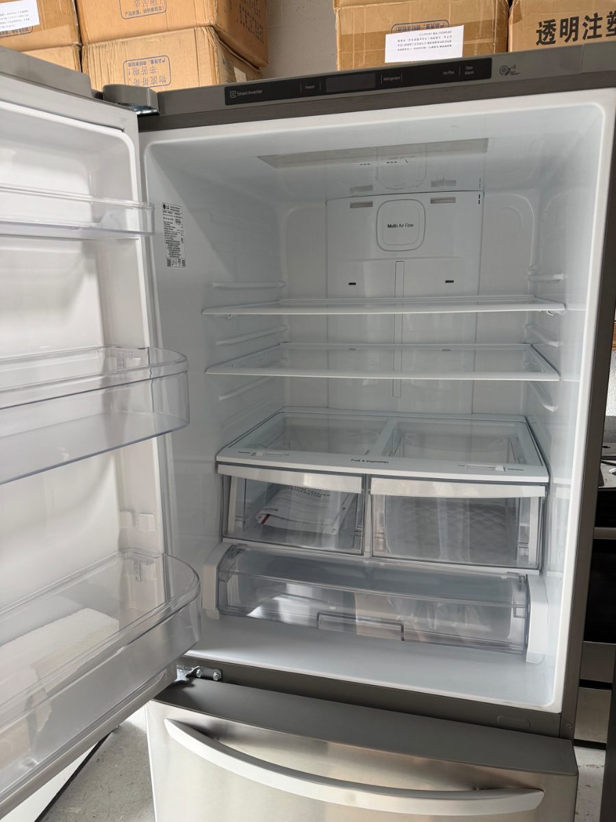 LG LG LRDNS2200S Bottom Freezer Refrigerator, 30 inch Width, ENERGY STAR Certified, 22 cu. ft. Capacity LRDNS2200S - View 4