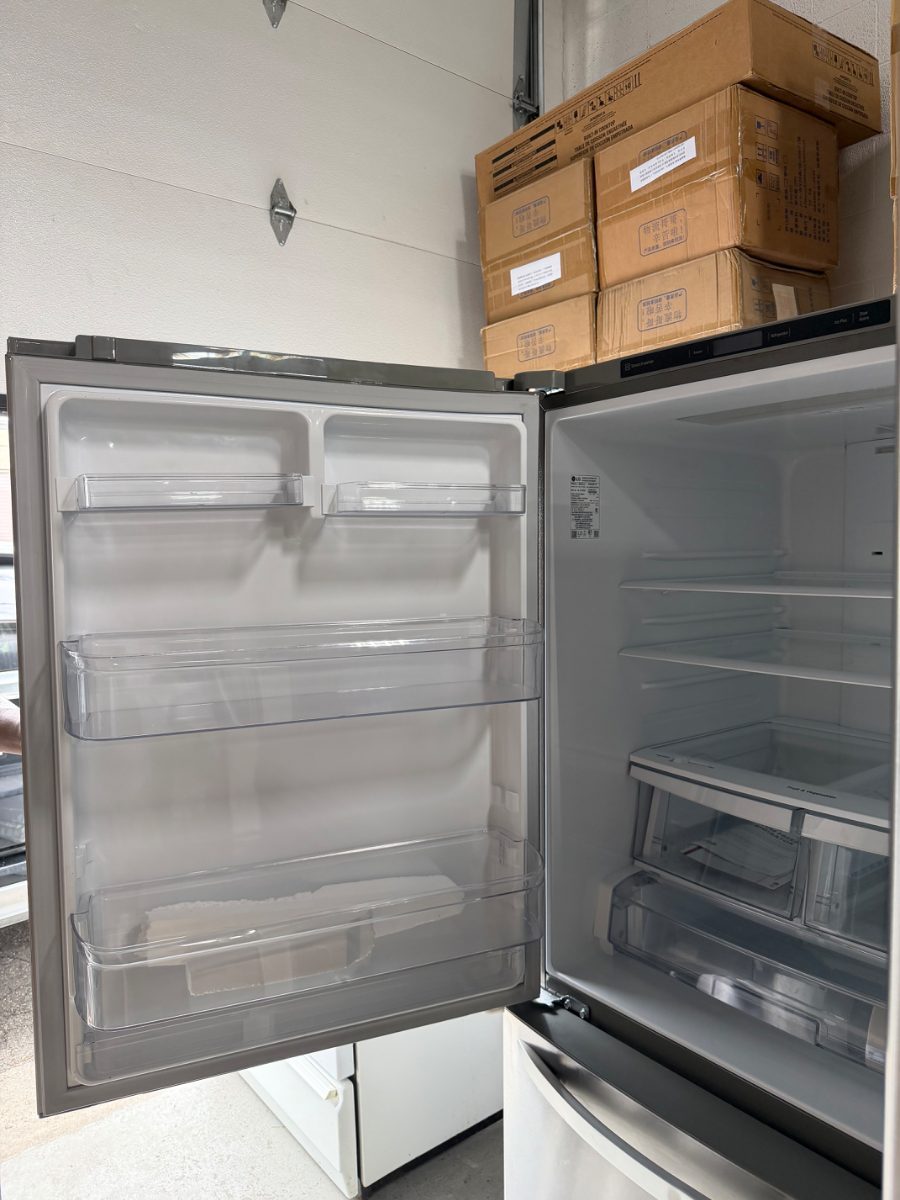 LG LG LRDNS2200S Bottom Freezer Refrigerator, 30 inch Width, ENERGY STAR Certified, 22 cu. ft. Capacity LRDNS2200S - View 5