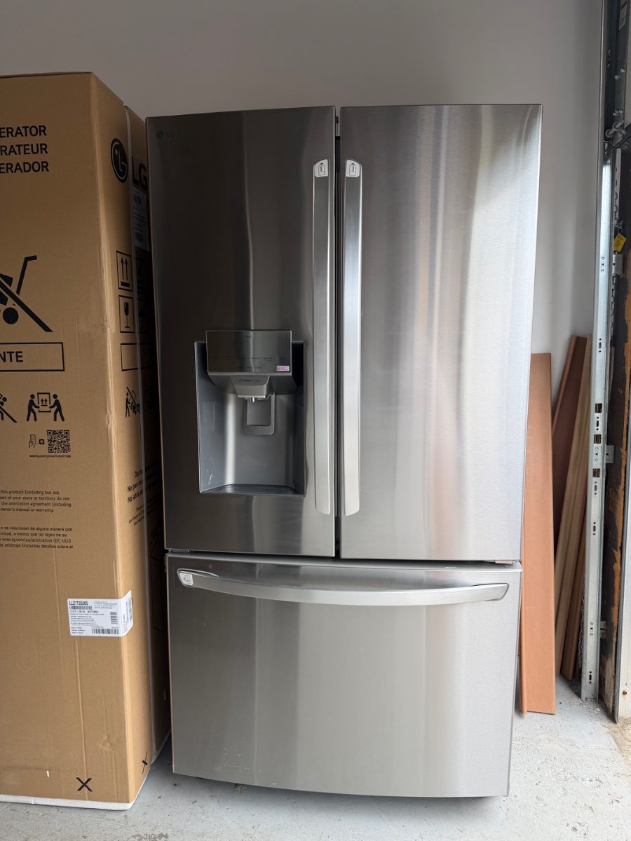 LG LG LRFS28XBS French Door Refrigerator, 36 inch Width, 27.7 cu. ft. Capacity LRFS28XBS - View 5