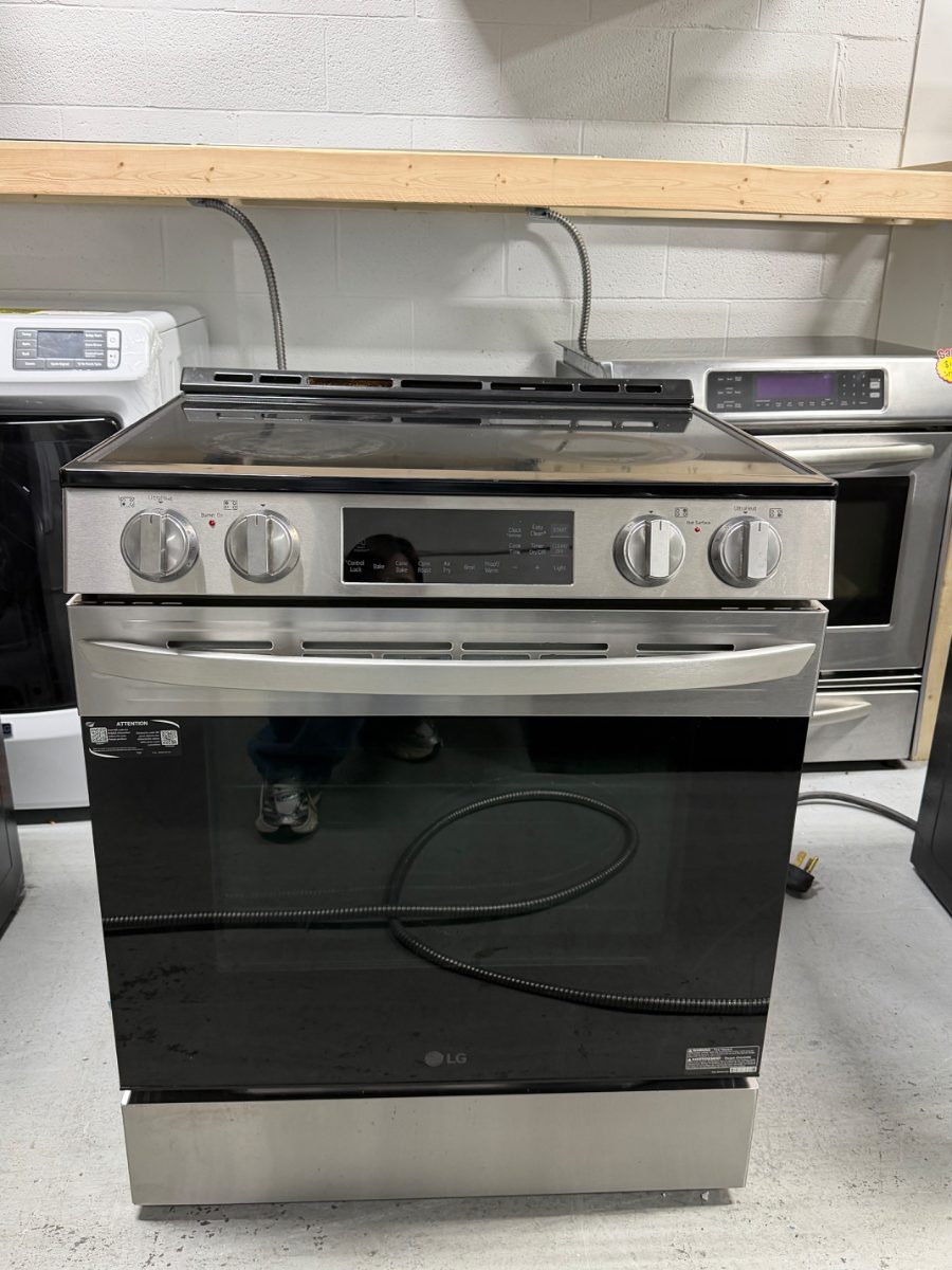 LG LG Smart Slide-In Electric Range – Stainless Steel – Air Fry – 2023 LSEL6332FC - View 10