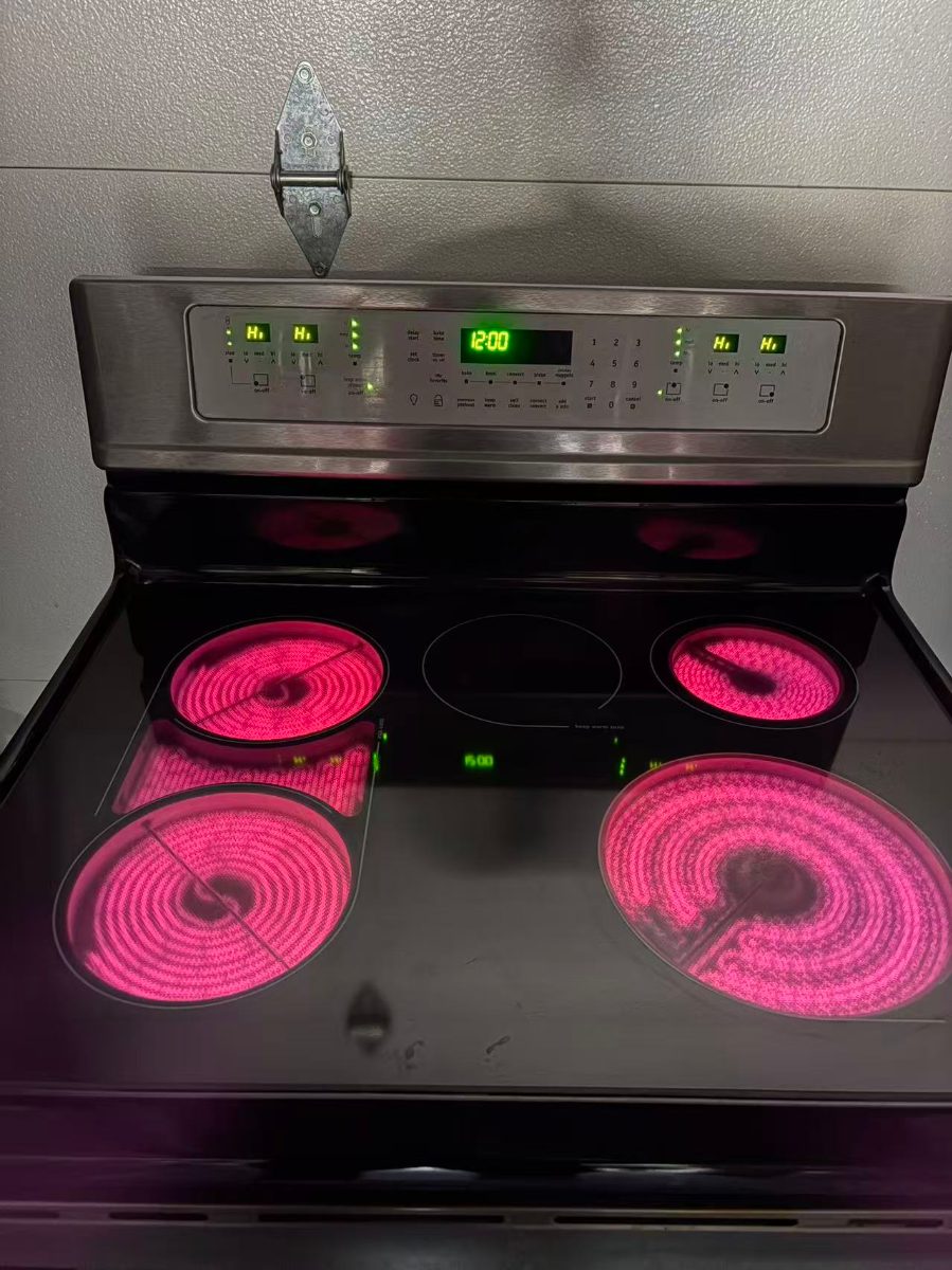 Frigidaire 30”Frigidaire Professional Stainless Steel Electric Range CPEF3081KFF - View 4