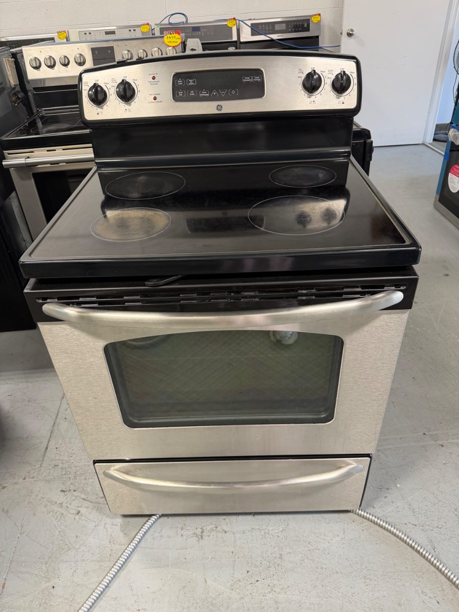 GE 30” GE Electric Stove JCBP630ST1SS