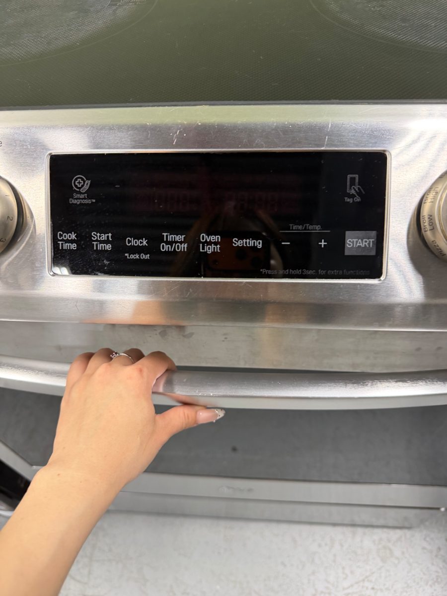 LG 30”LG LSE4611ST Slide-In Electric Range | 6.3 cu ft Convection Oven | Stainless Steel - View 4