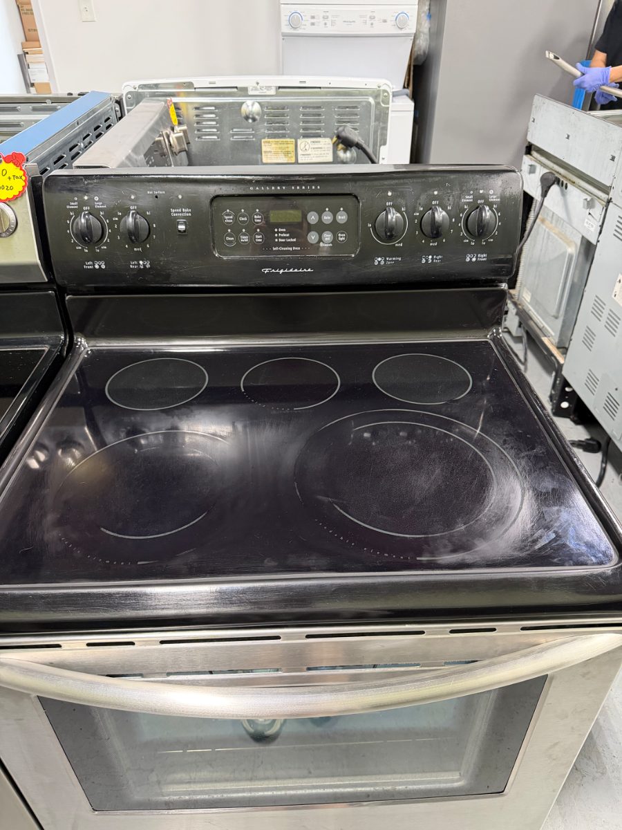 Frigidaire 30”Frigidaire Gallery Series Electric Range - View 3