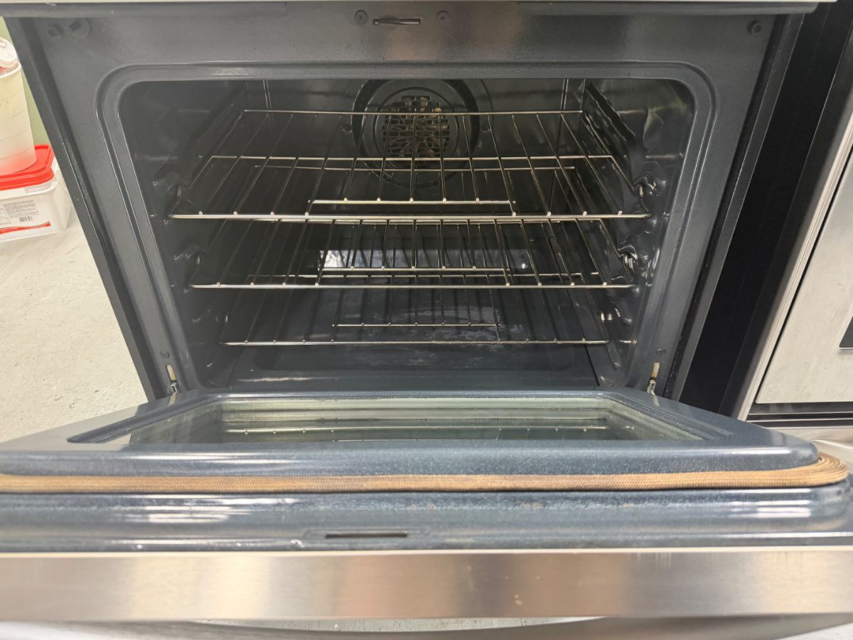 Frigidaire Frigidaire Gallery 30” Electric Range – Stainless Steel – Excellent Condition CGEH3047VFD - View 6