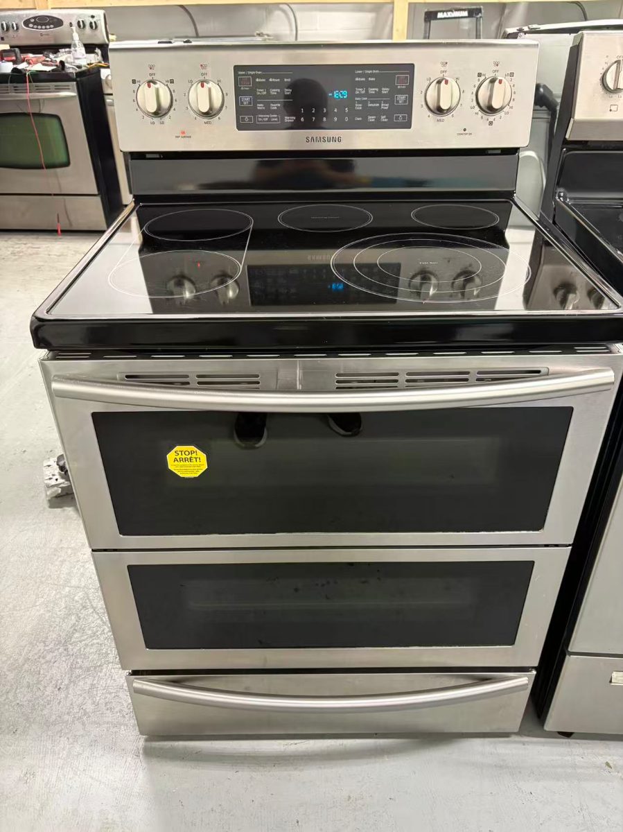 Samsung 30" Samsung Electric Range NE59J7850WS/AC - View 3