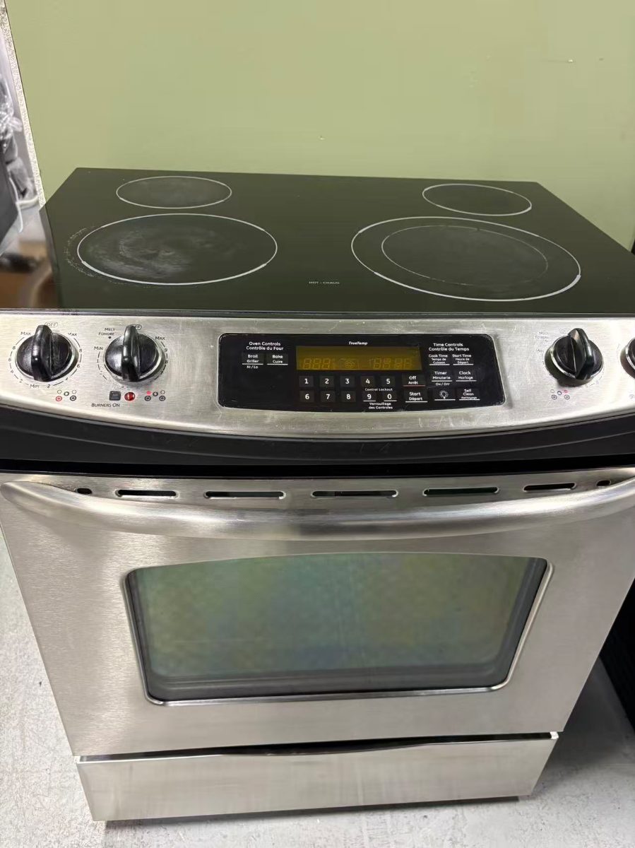 GE GE 30" Electric Range JCSP41SVSS - View 3
