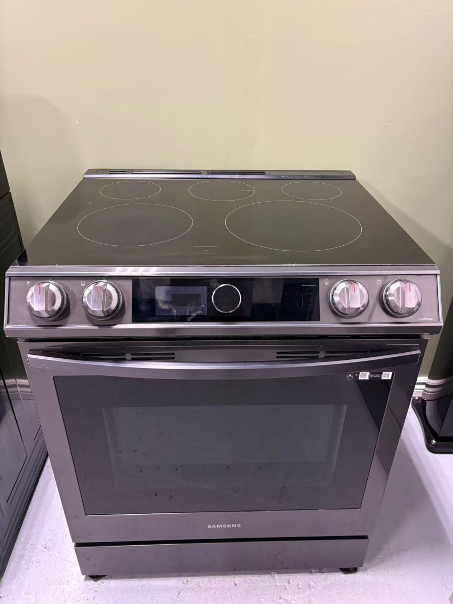 Samsung 30”Samsung Electric Slide‑in Range NE63T8711SG | Black Stainless Steel, 5‑Burner Ceramic Cooktop NE63T8711SG - View 3