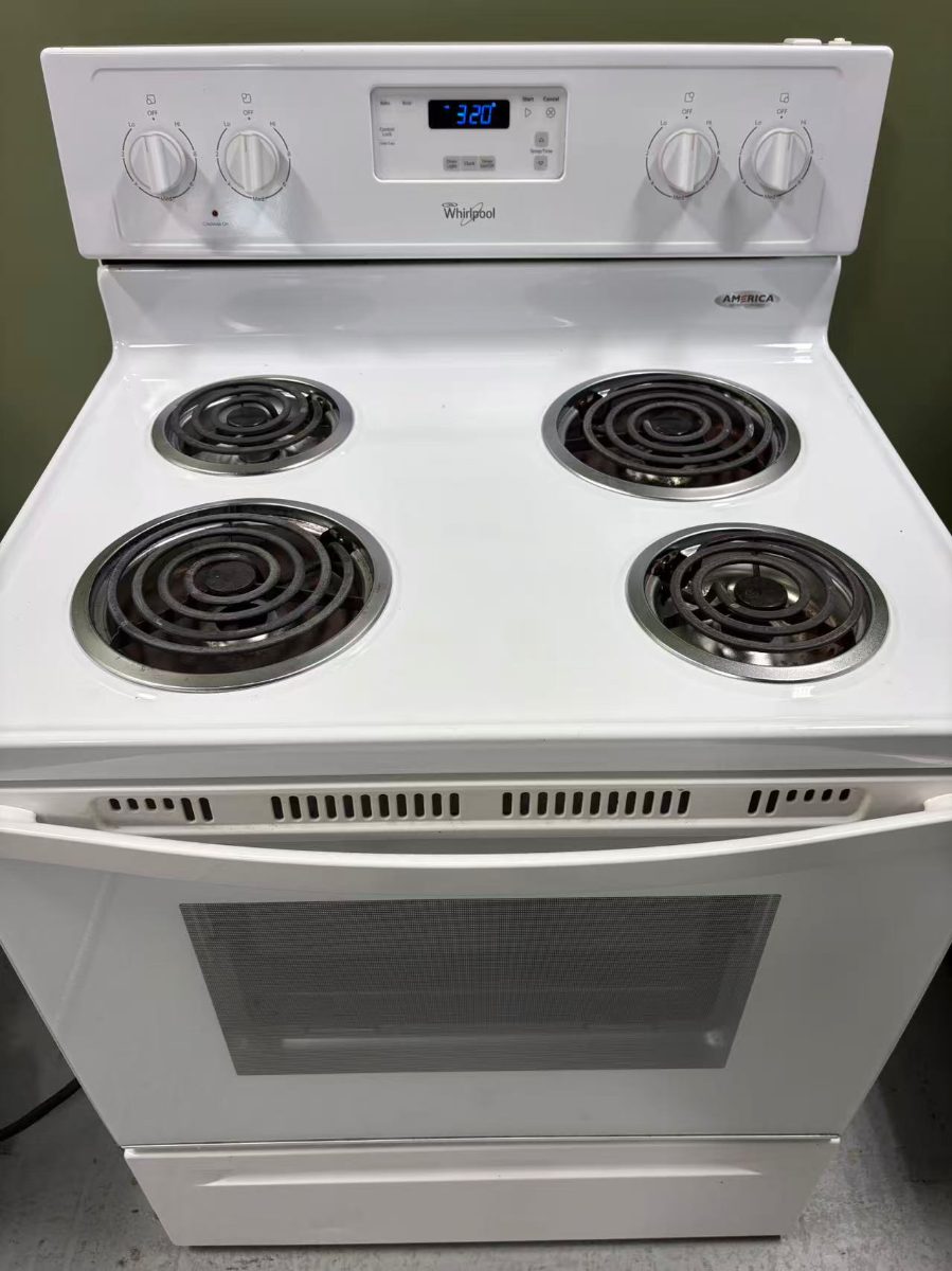 Whirlpool 30” Whirlpool Electric Range – White| Used YWFC150M0EW3 - View 3