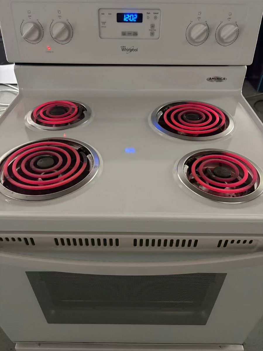 Whirlpool 30” Whirlpool Electric Range – White| Used YWFC150M0EW3 - View 4